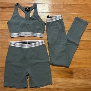 Size Medium Teddy Fresh Sage Women’s Classic Rib Set